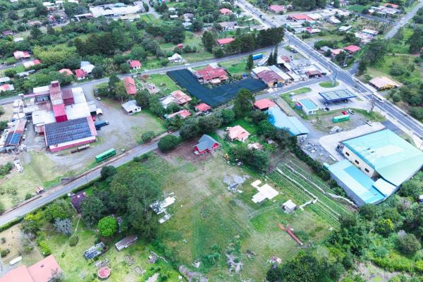 Casa nueva de madera en preventa en volcán, chiriquí