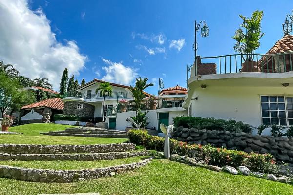 Se vende hacienda en punta barco resort