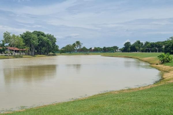 Lot facing the golf course in buenaventura
