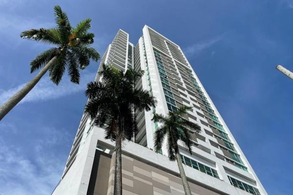Two-bedroom apartment with panoramic city views