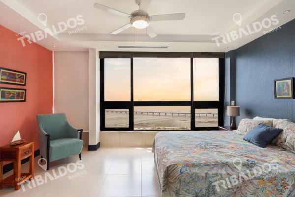 Penthouse 2 niveles frente al mar con terraza en coco del mar