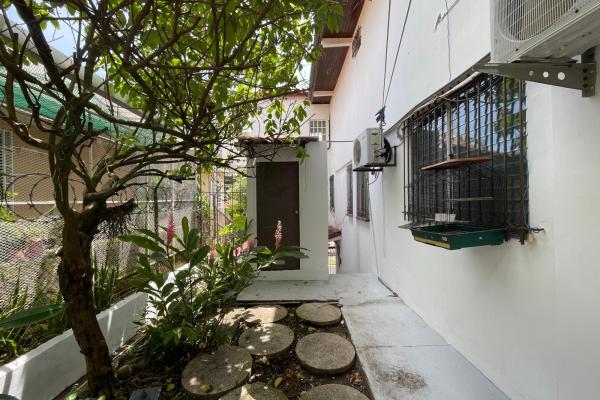 Venta de casa dos pisos con elevador en la loma (hato pintado)