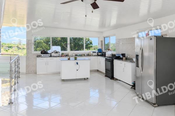 Venta de terreno comercial con mejoras