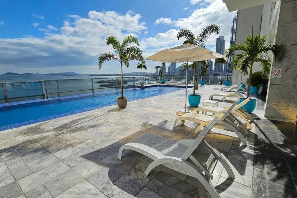 Apt amoblado en piso alto - av balboa - 109 m2