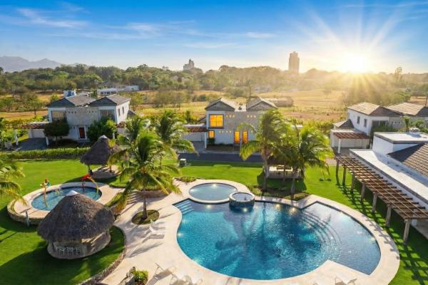 4 bedroom home in coronado escapes, panama west