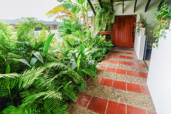House for sale in altos del golf