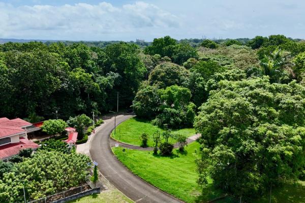 Exclusive double duplex in brazos heights, colon