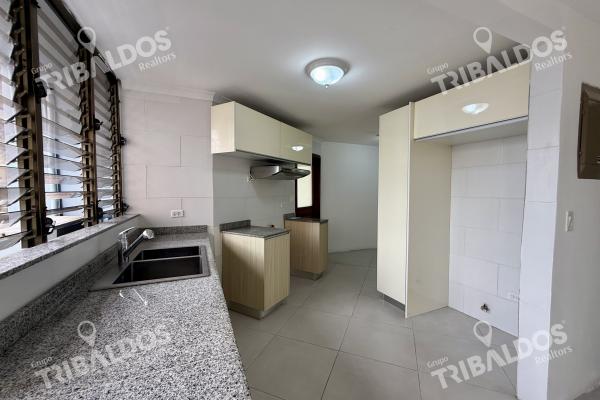 Venta de apartamento en tower one, marbella