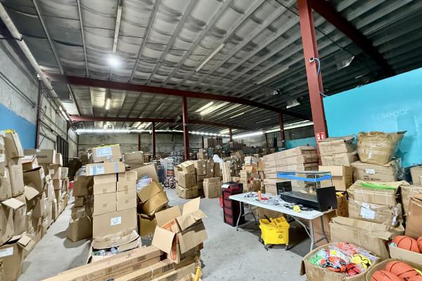 Se vende local comercial con galera bodega