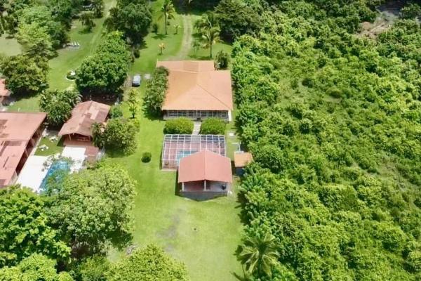Casa campestre de 4 habitaciones con piscina