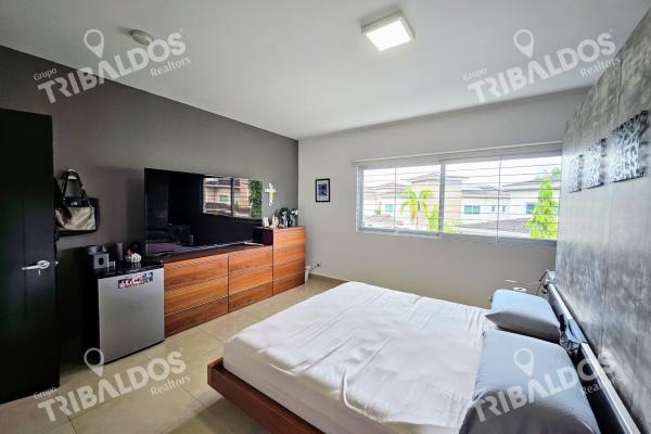 Venta de casa en dorado village en condado del rey