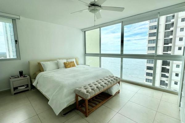 Sale of apartment ph lumiere, costa del este
