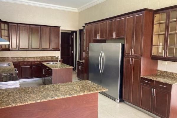 4 bedroom house toscana del este with solar panels