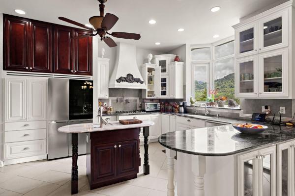 Sophisticated mountain house in boquete the spring