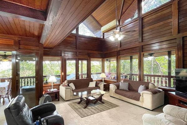 Amazing house 30 minutes from the city