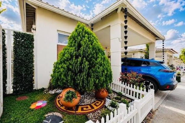 Single-family house for sale in costa verde.