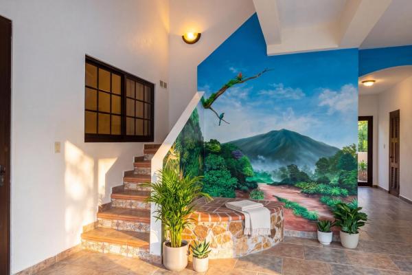 Two villas with 6 bedrooms and mountain views