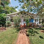 Casa con jardín tropical y vistas a la montaña de potrerillos