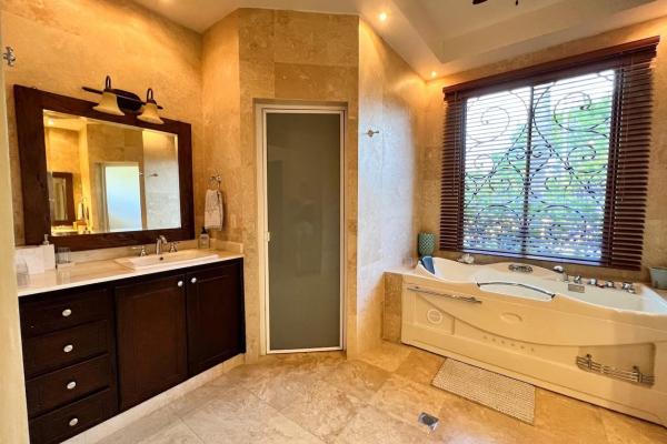 Hermosa casa privada en venta en coronado.