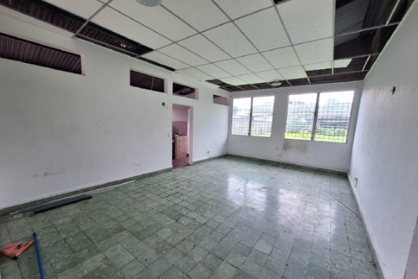 Venta de terreno con mejoras en rio abajo