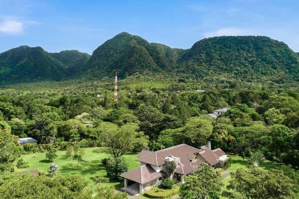 Private mountain estate on 3 acres in el valle