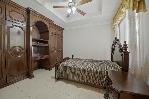 Single family house in llanos de curundu, ancon