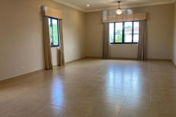 4 bedroom house toscana del este with solar panels