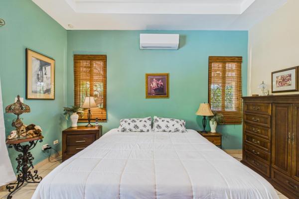 3 bdrm tropical estate hacienda pacifica