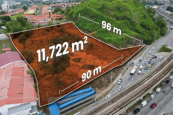 Venta de terreno frente a via transitmica
