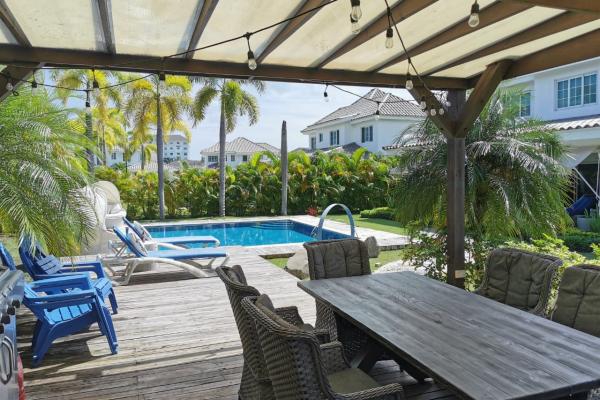 Bijao beach club & residences