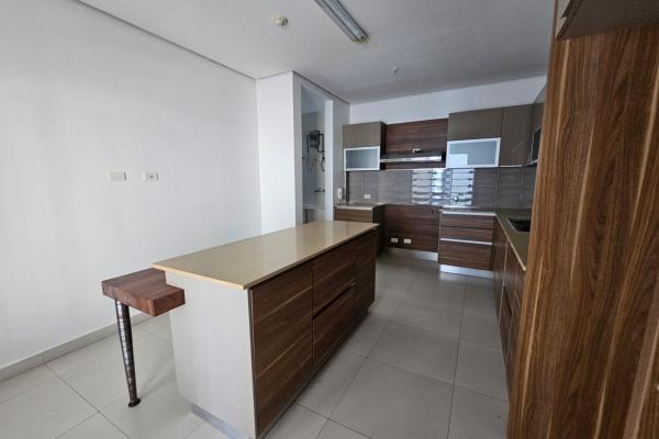 Se vende apartamento marbella 47, reposeído