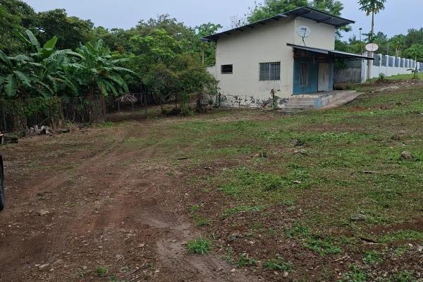Excelente terreno con mejoras vía el valle