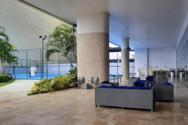 Sale of apartment in aqualina building