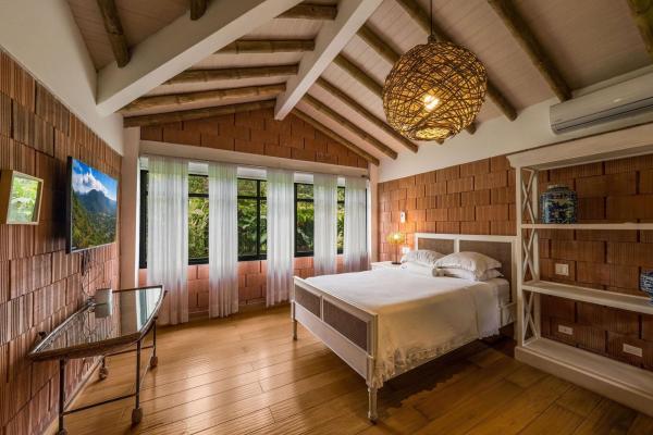 Casa gratitud at el valle de antón, panama