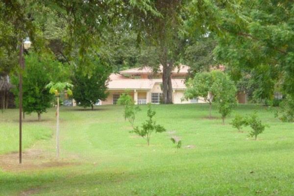 House for sale with land in coloncito, chame