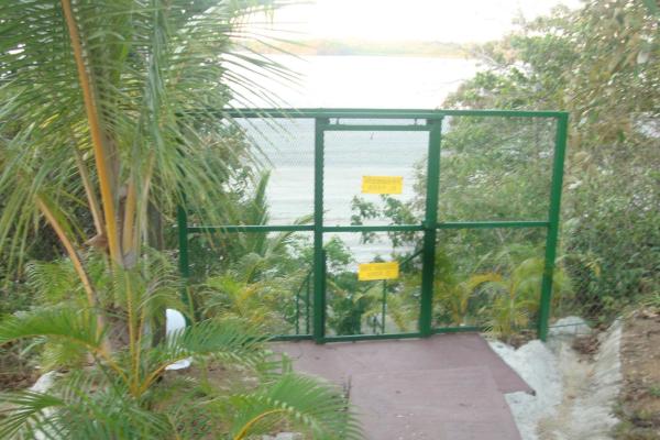 Casa frente a la playa de 4 habitaciones con piscina en boca chica