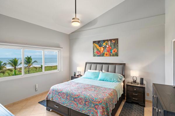 Apartamento de 3 rec. frente al mar en playa la barqueta panamá