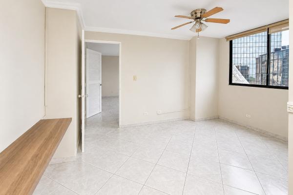 Alquiler de apartamento con vista al mar en rocamar, ave. balboa