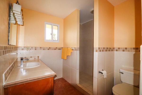 Condominio amueblado de 2 habitaciones en venta