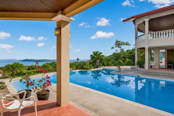 Ocean view villa with 6 apartments and pool
