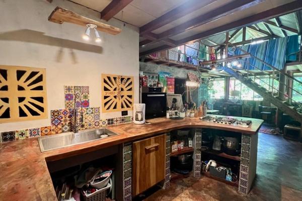 Casa con amplio terreno en la laguna