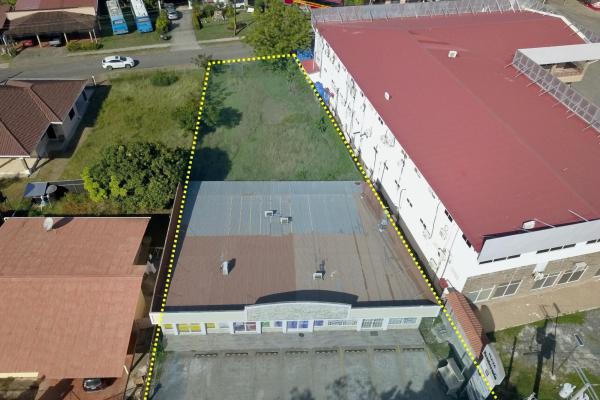 Se vende locales comerciales