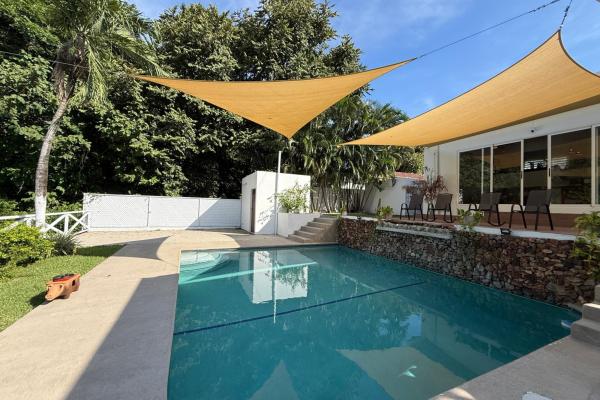 Casa privada con piscina y amplio terreno en coronado