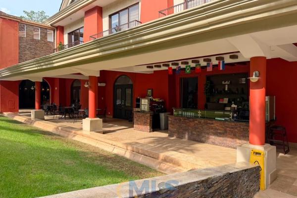 Apartamento con terraza en embassy club courtyard