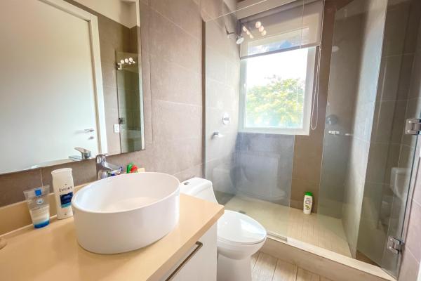 Se vende apartamento en punta barco, san carlos