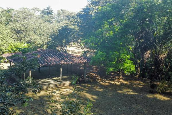 Cambutal lush property for sale near town