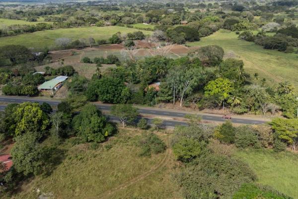 Spacious commercial property