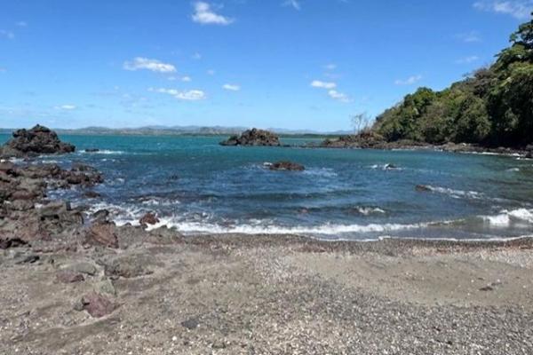 Santuario de 67 hectáreas frente al mar en arena, veraguas
