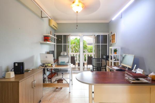 Venta de casa unifamiliar en palmeras del este, costa del este remodelada