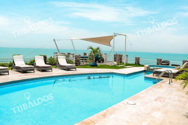 Terreno para desarrollo al lado del hotel gran evenia bijao, frente al mar